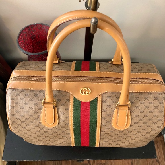 Gucci Handbags - ‼️SOLD‼️ 🍒 Authentic Big Gucci Boston Bag 🍒